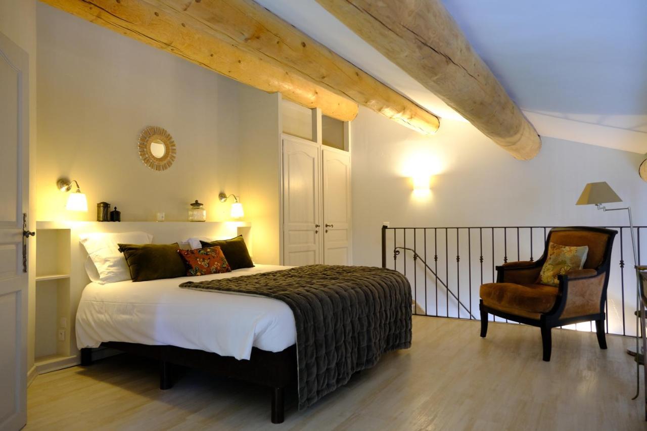 シャントメルル・レ・グリニャン ドメーヌ ル ボワ デ ダム Bed & Breakfast エクステリア 写真